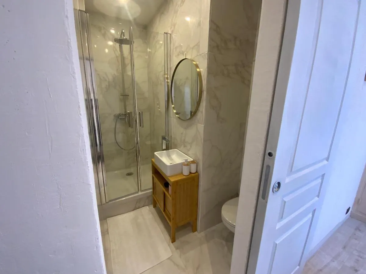 Le Suquet, Old Town, Cannes Center, 2 Rooms Appt, Public Parking